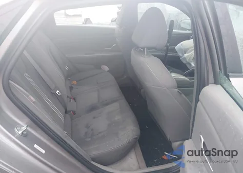 2024 Hyundai Elantra Sel z USA, uszkodzony, nr VIN KMHLM4DG9RU700522